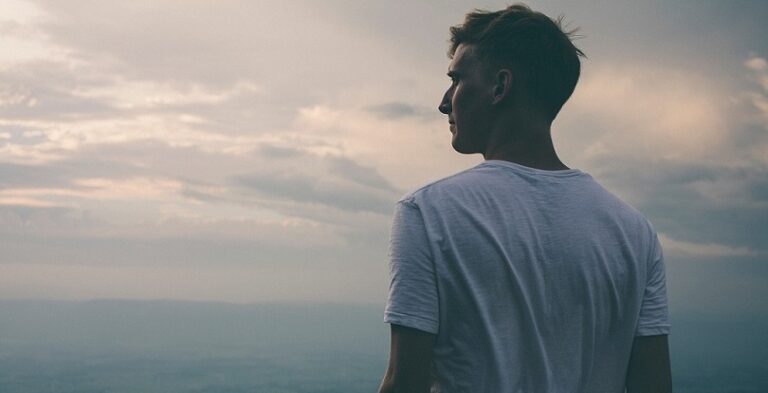 Pourquoi il faut cesser d&rsquo;être dur avec soi et devenir son meilleur ami ?