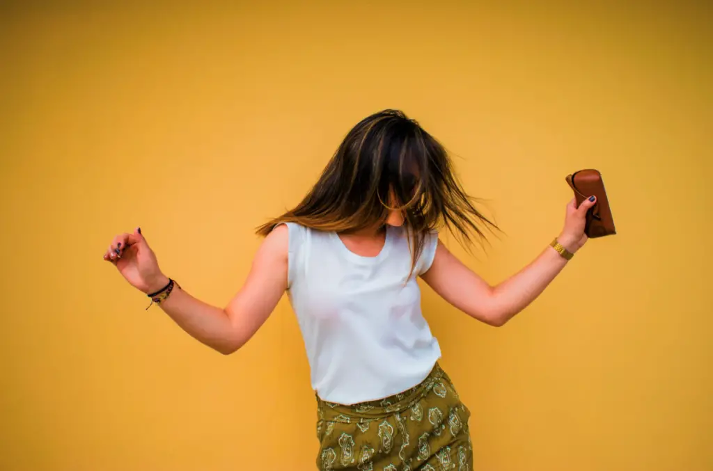 Danser peu rapidement nous redonner de l'énergie.