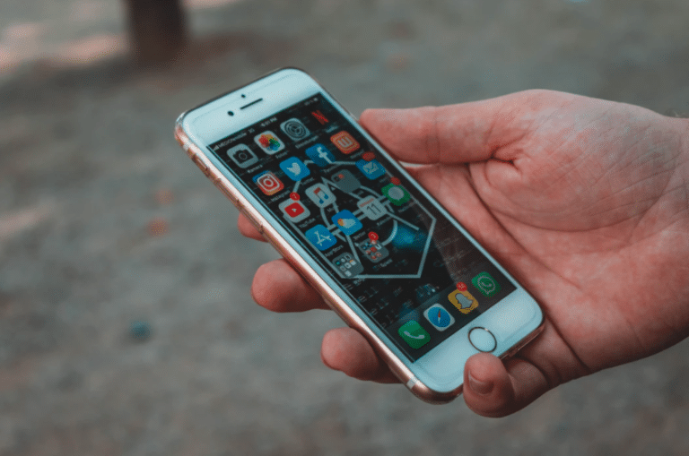 smartphone-social-network