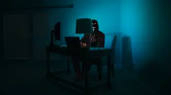 hacker-room-computer