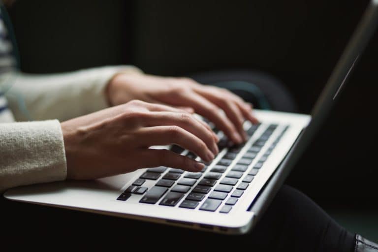 keyboard-taping-computer