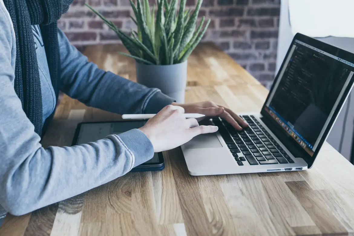 Chromebook vs MacBook : Quel ordinateur vous convient le mieux?