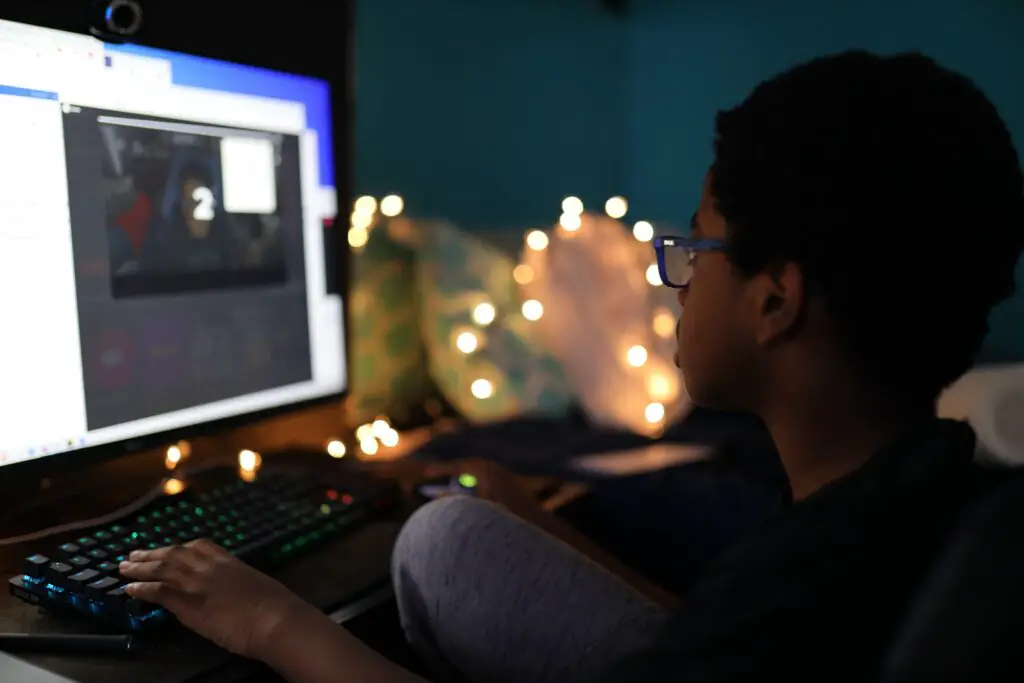 children using computer