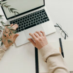 macbook hand