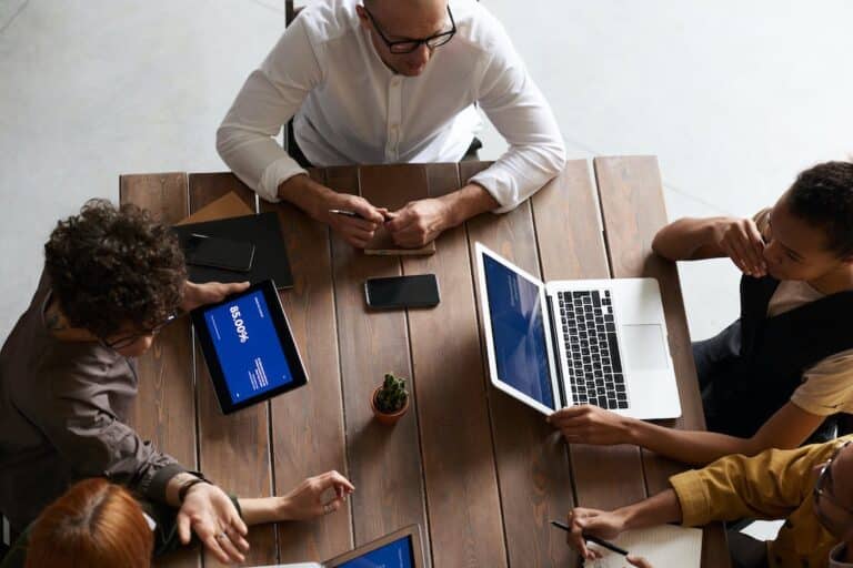 travail-employés-ordinateur-MDM